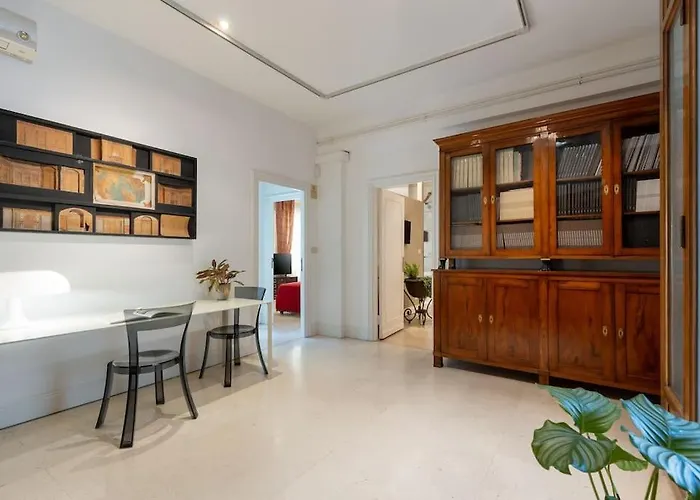 Luxurious Of The Antiquarian At Spanish Steps