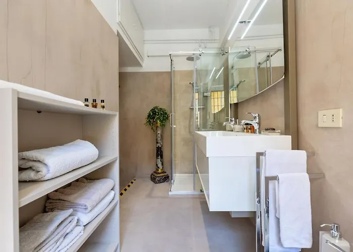 Luxurious Of The Antiquarian At Spanish Steps