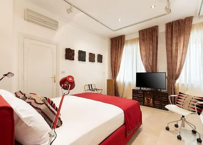 Luxurious Of The Antiquarian At Spanish Steps Appartement