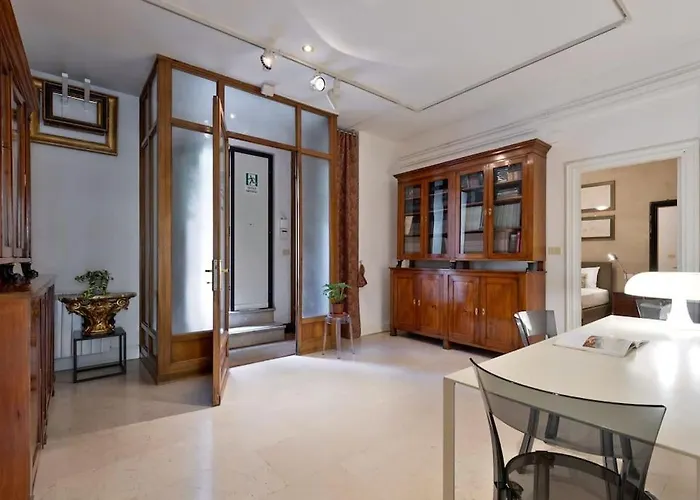 Appartement Luxurious Of The Antiquarian At Spanish Steps *